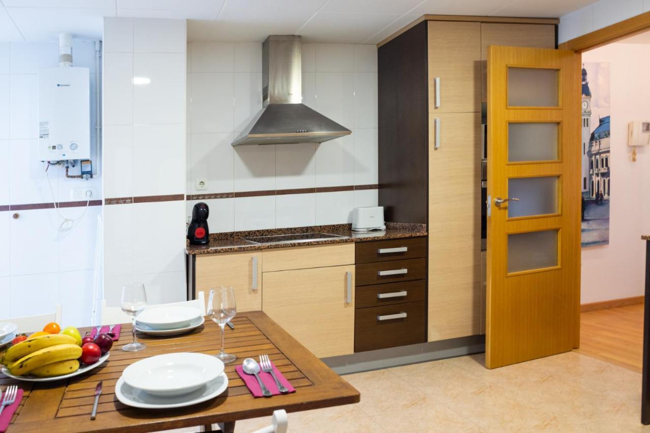 Appartement Lovely 2 Bedroom Terrace Wifi Parking Ac Heating Attic *