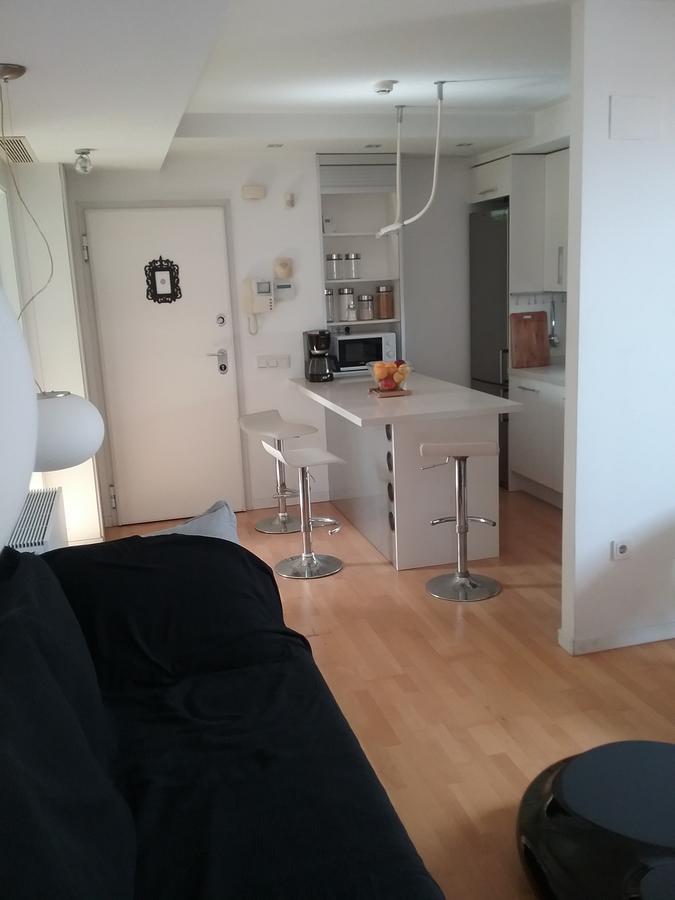 Lovely 2 Bedroom Terrace Wifi Parking Ac Heating Attic Appartement *