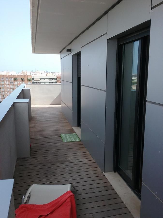 Lovely 2 Bedroom Terrace Wifi Parking Ac Heating Attic Appartement *