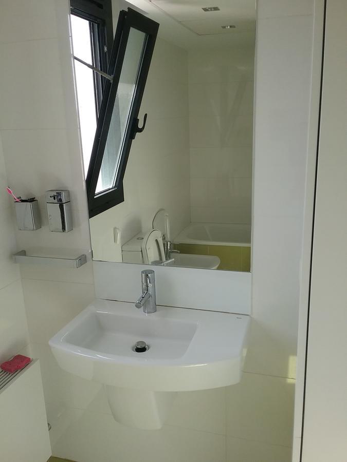 Lovely 2 Bedroom Terrace Wifi Parking Ac Heating Attic Appartement