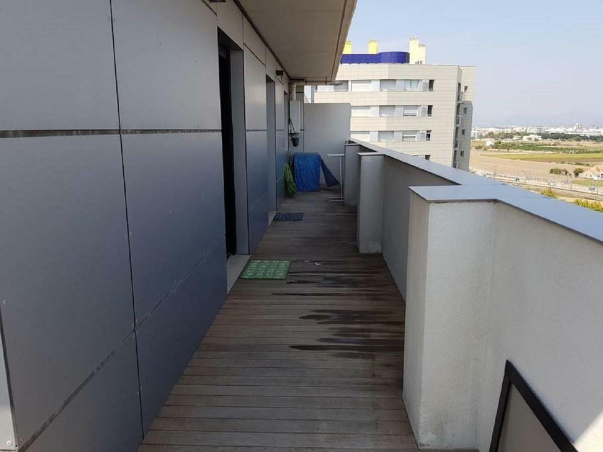 Appartement Lovely 2 Bedroom Terrace Wifi Parking Ac Heating Attic Valencia